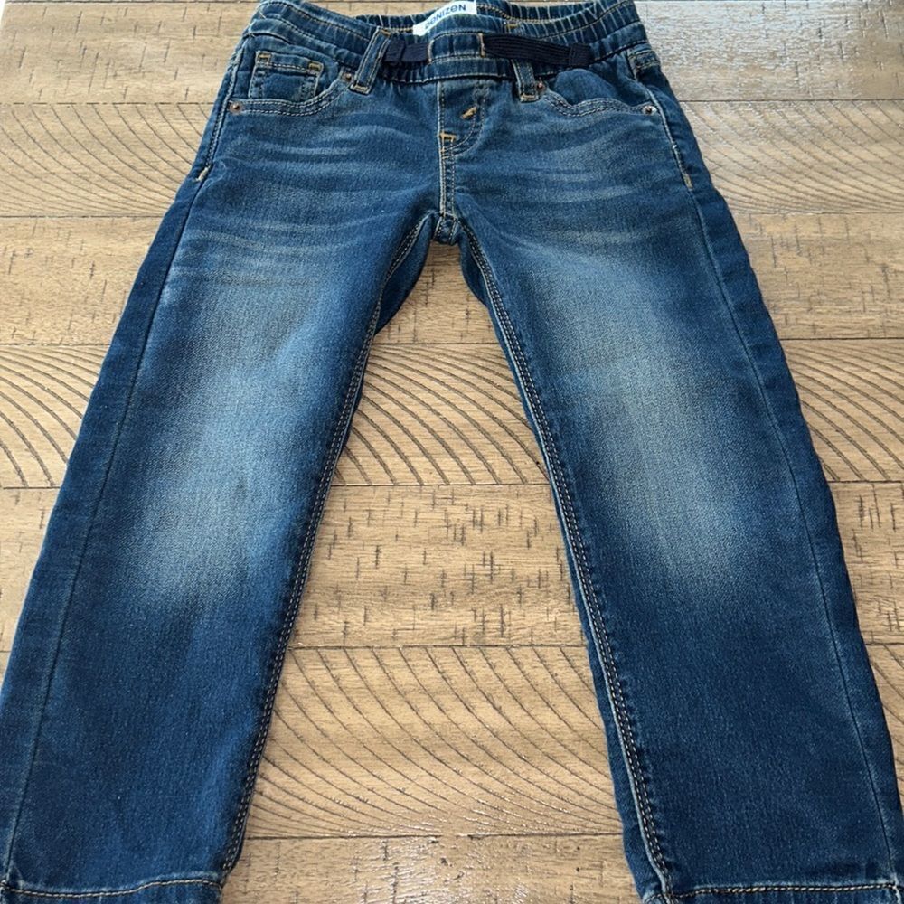 Levi’s ultra soft Denizen 5 Pocket Jeans 👖 4T school🏫 hiking🥾playground🛝